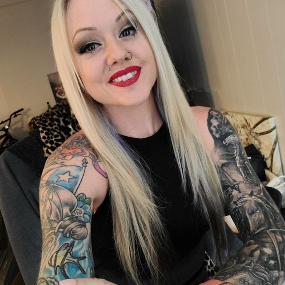 Meet your Posher, Alexa - Picture 3 of 3